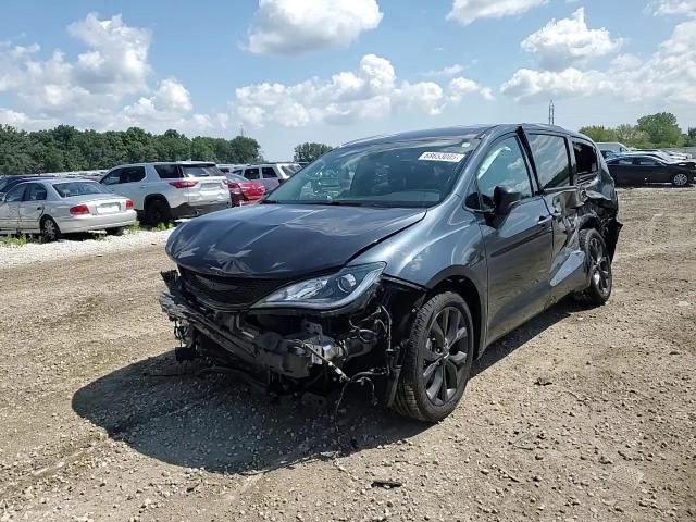 2020 Chrysler Pacifica Touring VIN: 2C4RC1FGXLR118690 Lot: 68653005