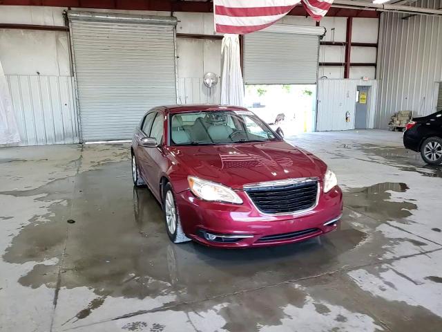 2013 Chrysler 200 Limited VIN: 1C3CCBCG2DN522280 Lot: 69998325