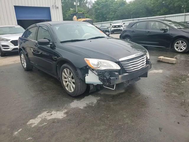 2013 Chrysler 200 Touring VIN: 1C3CCBBB5DN721832 Lot: 67532645