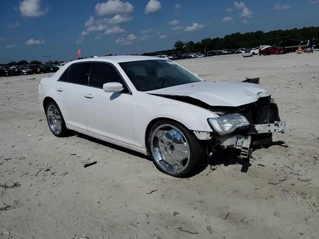 2015 Chrysler 300 Limited VIN: 2C3CCAAG4FH820208 Lot: 70731695