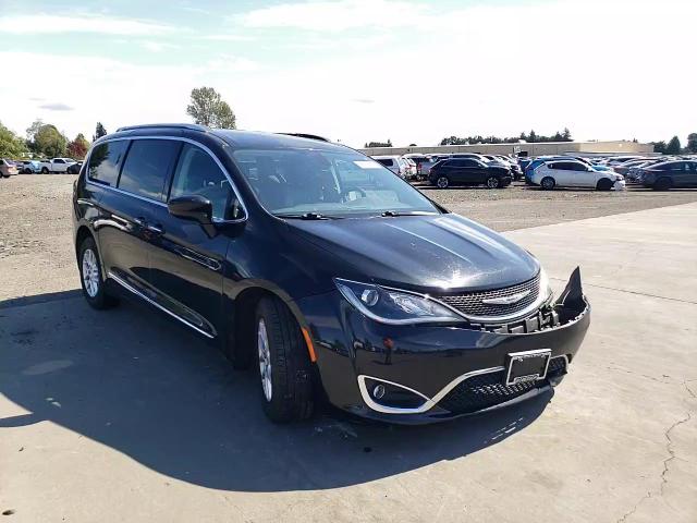 2020 Chrysler Pacifica Touring L VIN: 2C4RC1BG4LR133661 Lot: 69137955