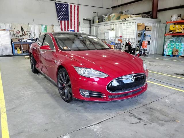 2015 Tesla Model S VIN: 5YJSA1E48FF119111 Lot: 68046245