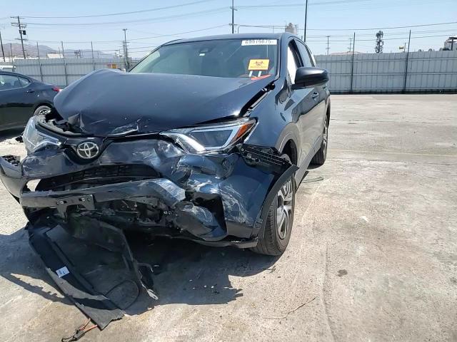 2017 Toyota Rav4 Le VIN: JTMZFREV2HJ146842 Lot: 69919875