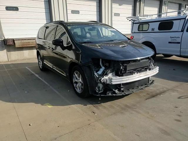 2017 Chrysler Pacifica Touring L VIN: 2C4RC1BG6HR661483 Lot: 69298425