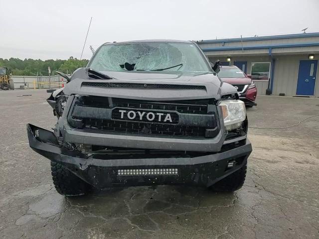 2019 Toyota Tundra Crewmax Sr5 VIN: 5TFDW5F18KX779817 Lot: 70599955