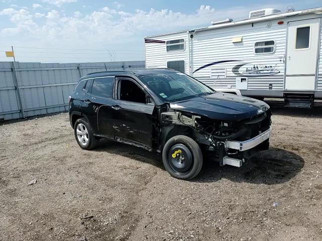 2018 Jeep Compass Latitude VIN: 3C4NJDBB4JT139349 Lot: 68814185