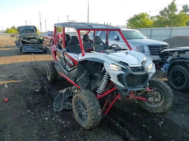 2024 Honda Sxs1000 S4R VIN: 1HFVE0626R4400513 Lot: 68772485