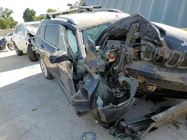 2016 Jeep Cherokee Latitude VIN: 1C4PJMCS0GW333743 Lot: 67745985