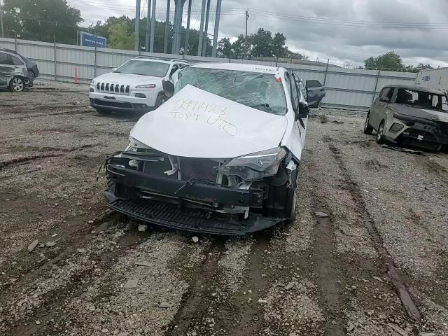 2018 Toyota Corolla L VIN: 2T1BURHE2JC085643 Lot: 69751905