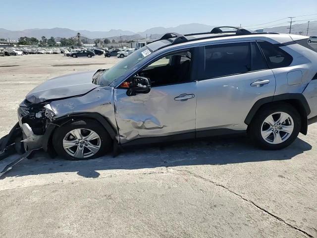 2021 Toyota Rav4 Xle VIN: JTMRWRFVXMD123638 Lot: 69311645