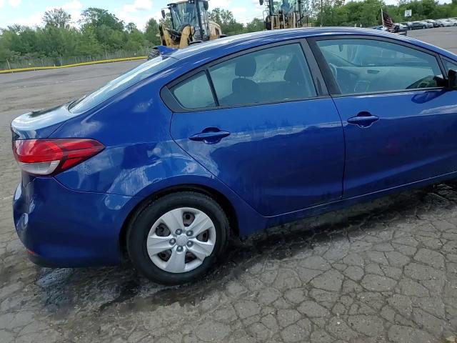 2017 Kia Forte Lx VIN: 3KPFK4A78HE136709 Lot: 70221275