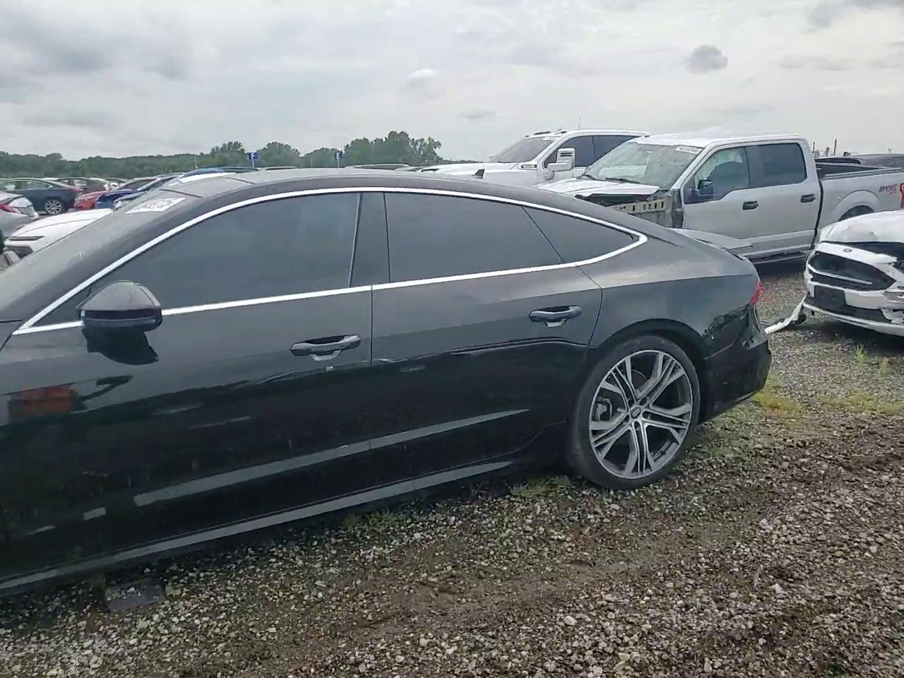 Фото: WAUV2AF29KN092033