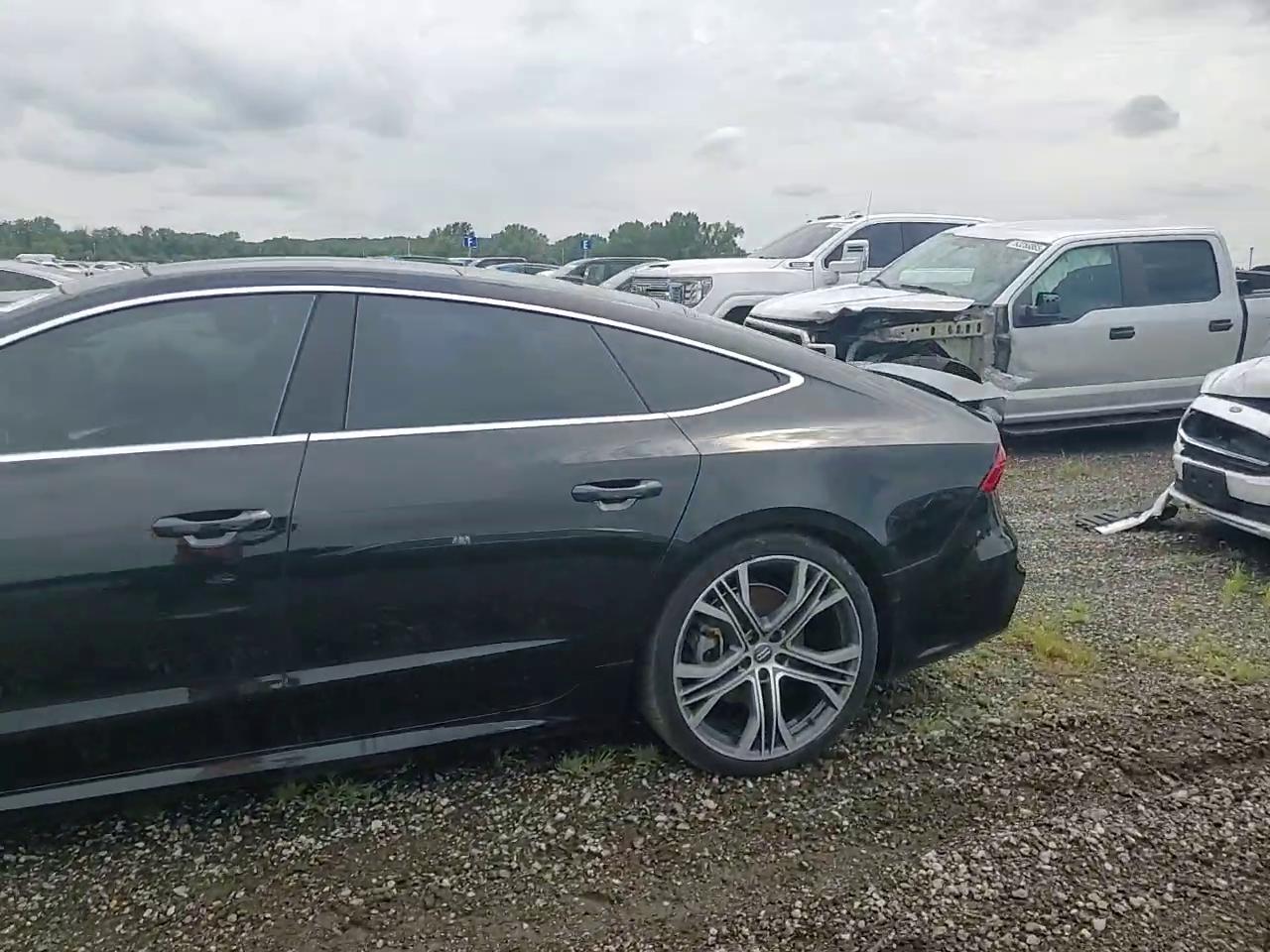 Фото: WAUV2AF29KN092033