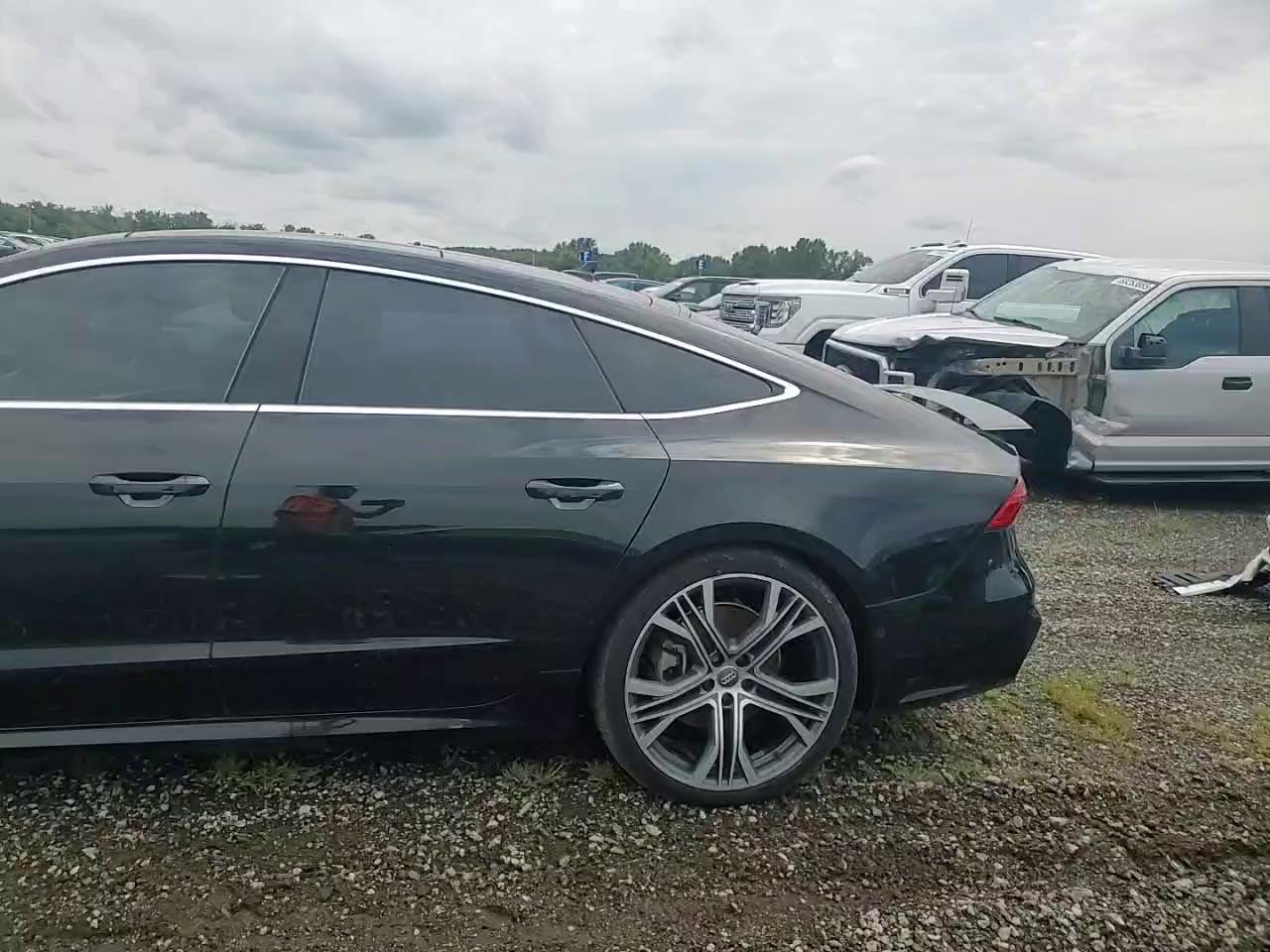 Фото: WAUV2AF29KN092033