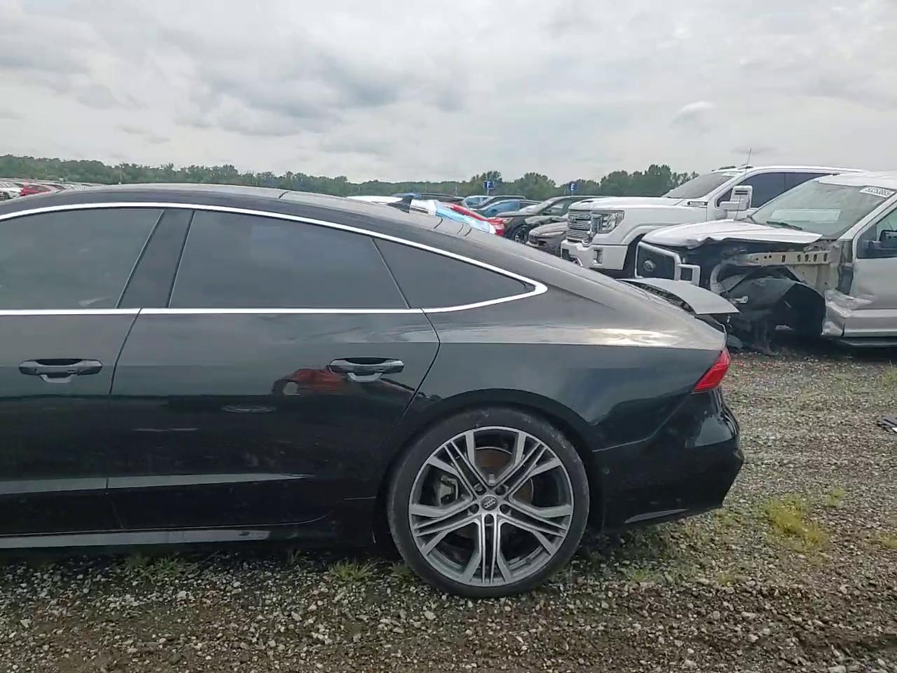 Фото: WAUV2AF29KN092033