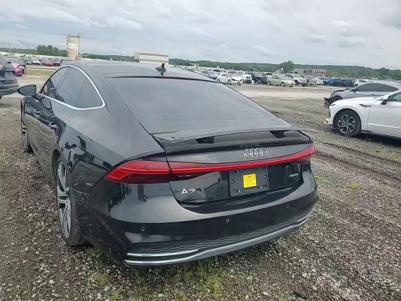 Фото: WAUV2AF29KN092033