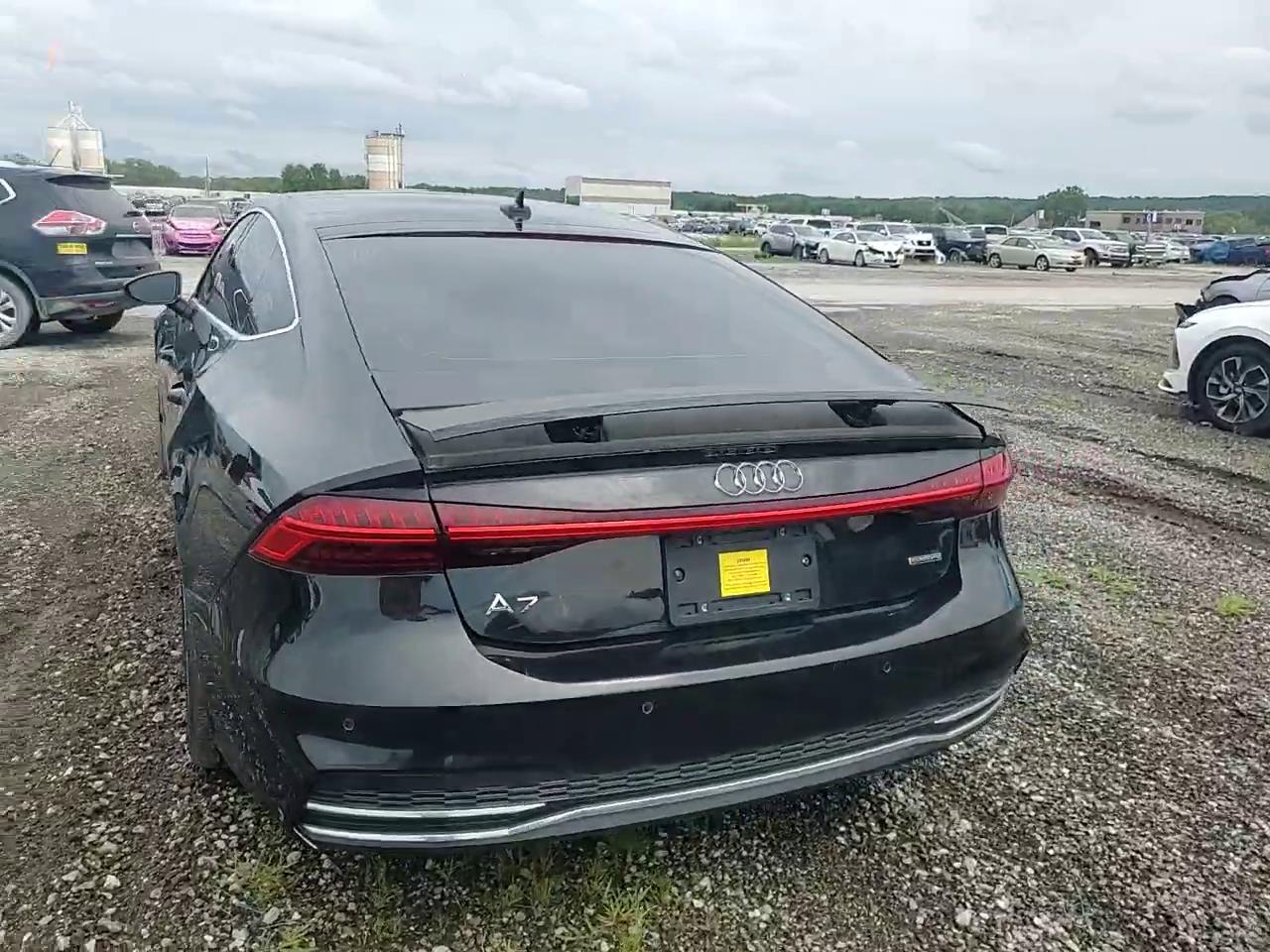 Фото: WAUV2AF29KN092033