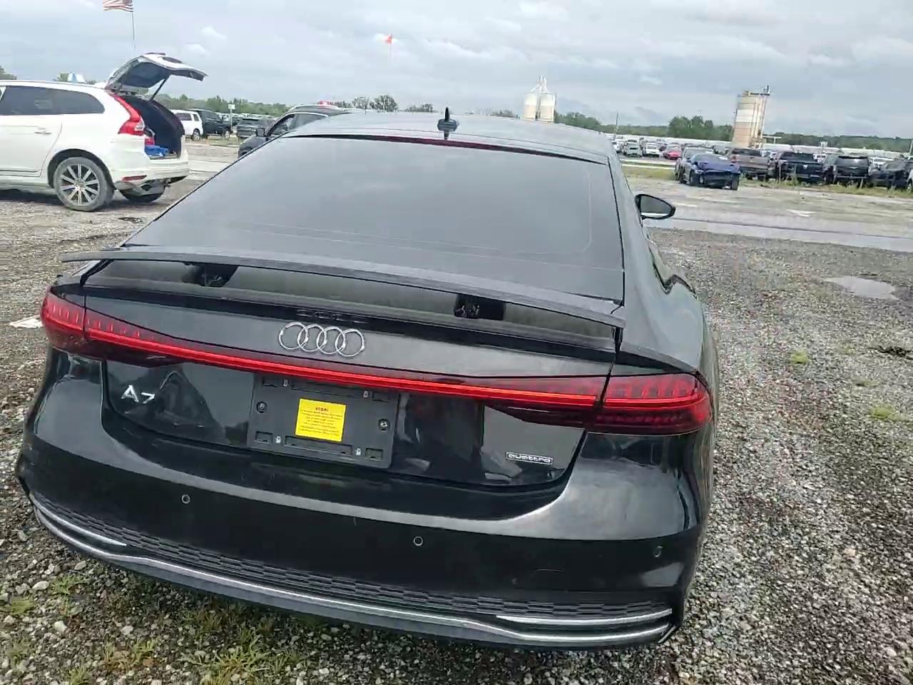 Фото: WAUV2AF29KN092033