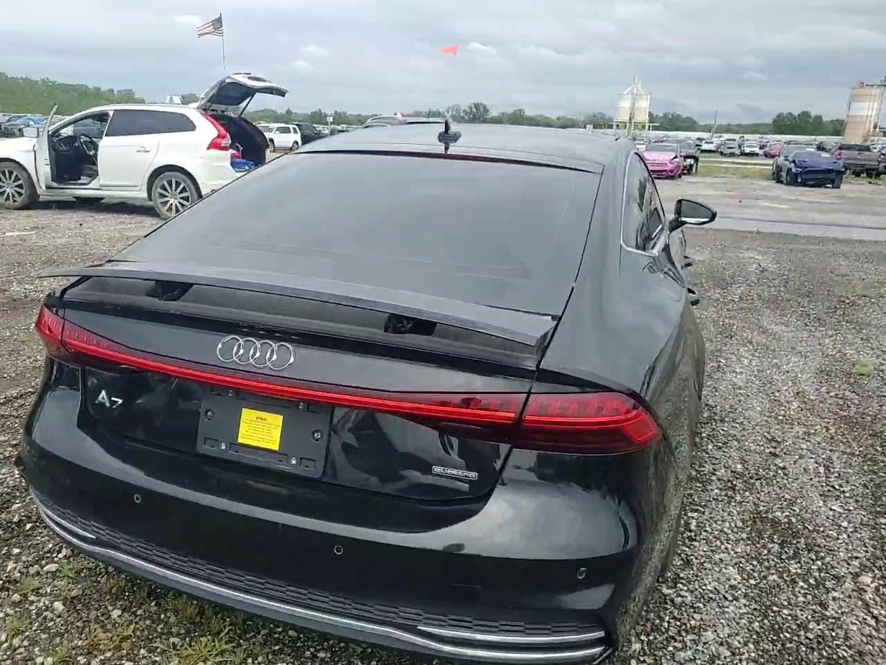 Фото: WAUV2AF29KN092033