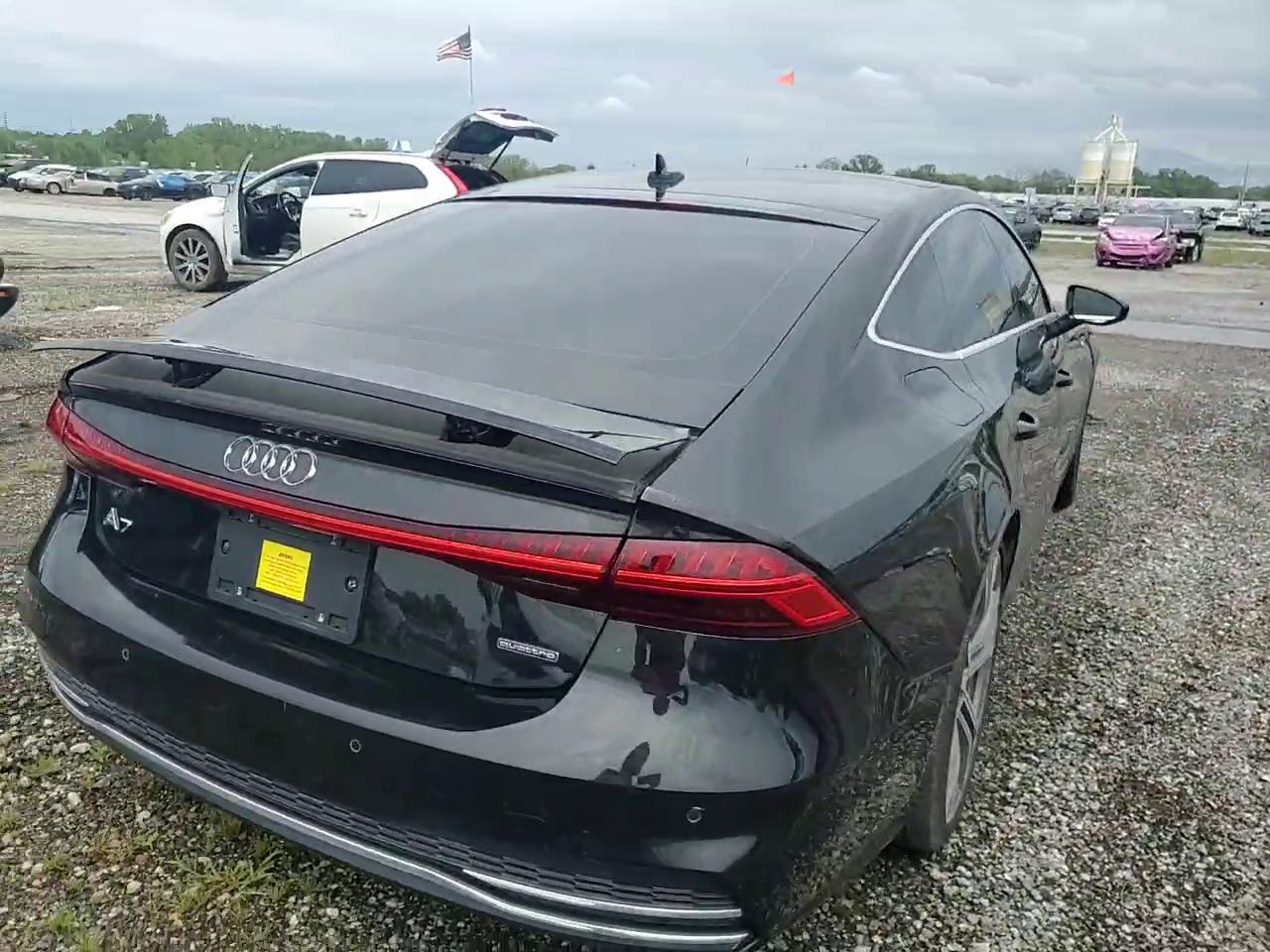 Фото: WAUV2AF29KN092033