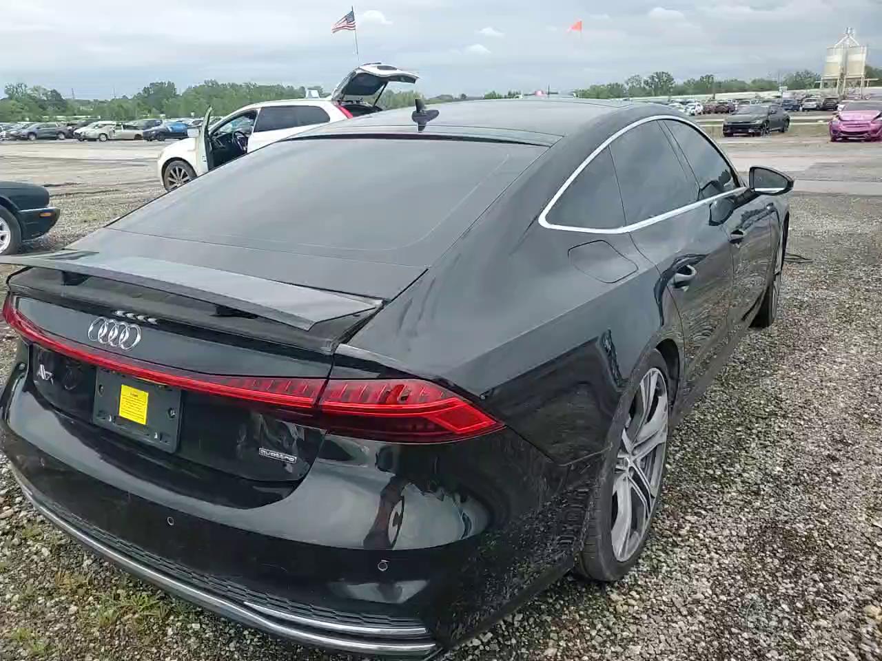 Фото: WAUV2AF29KN092033