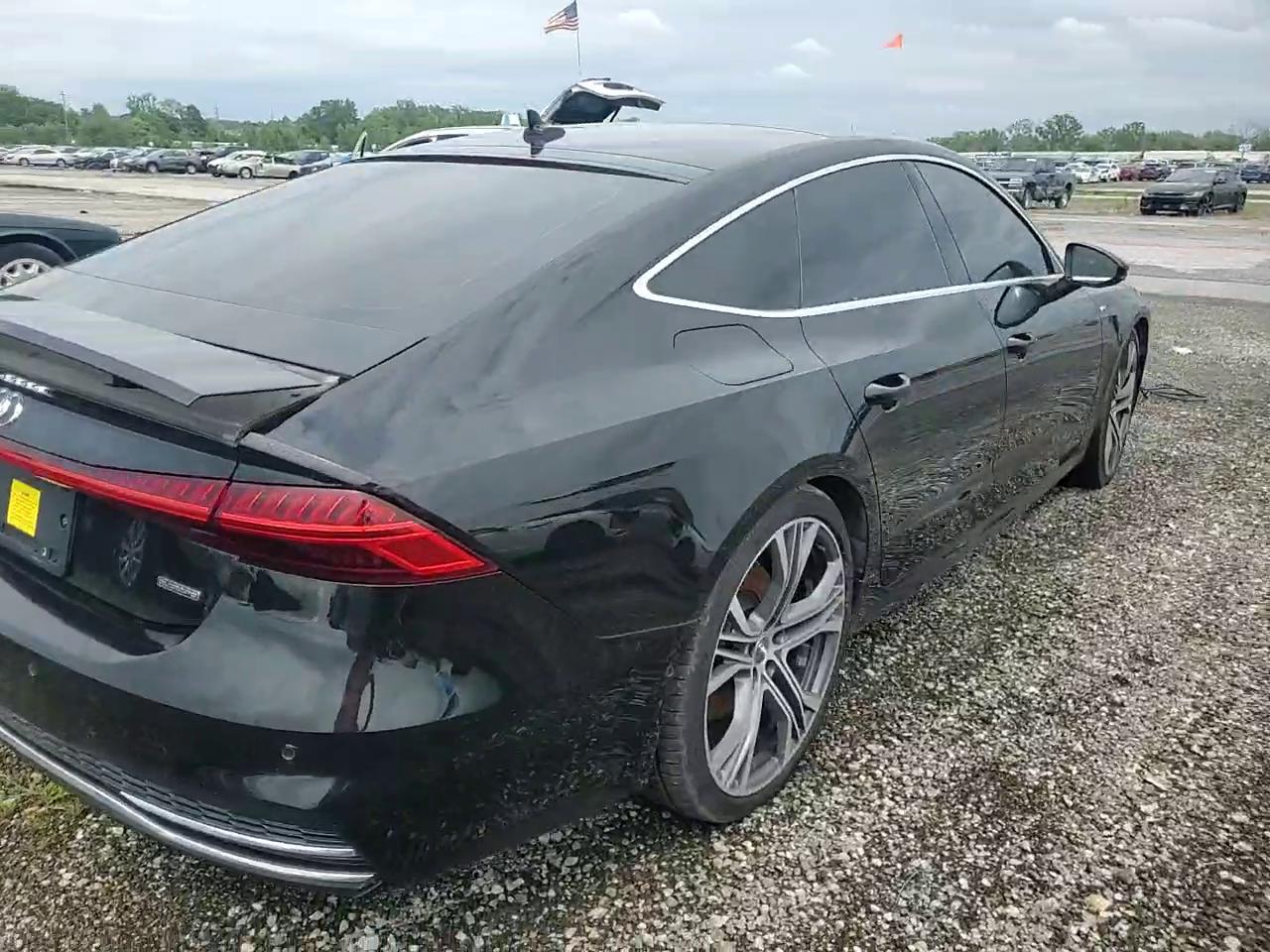 Фото: WAUV2AF29KN092033