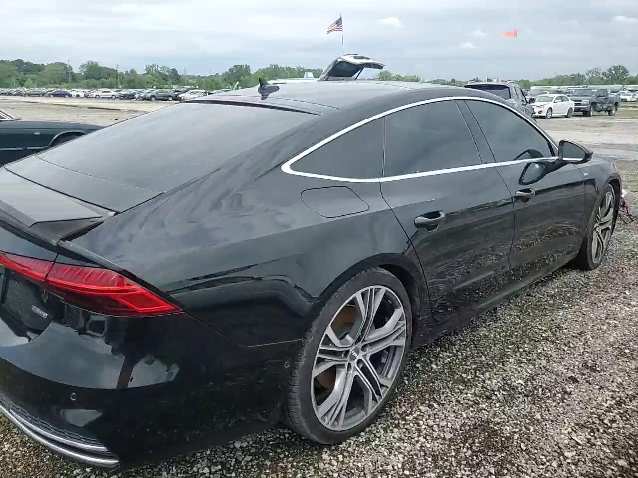 Фото: WAUV2AF29KN092033