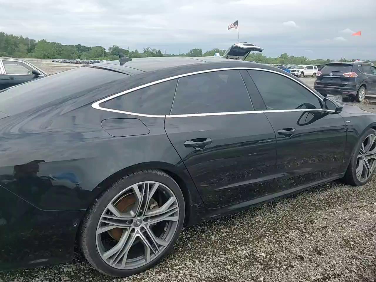 Фото: WAUV2AF29KN092033