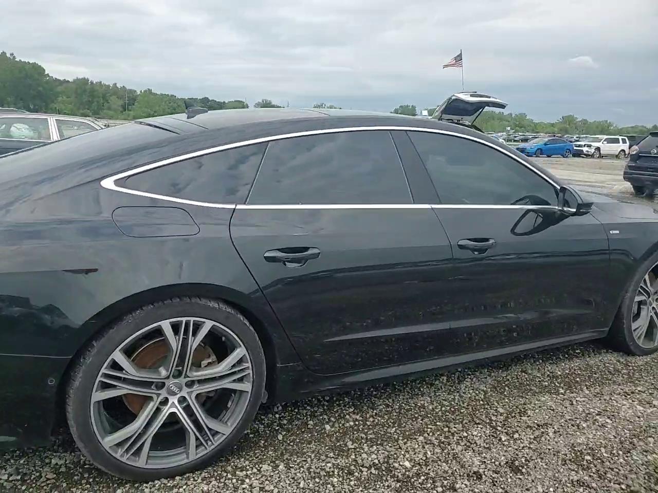 Фото: WAUV2AF29KN092033