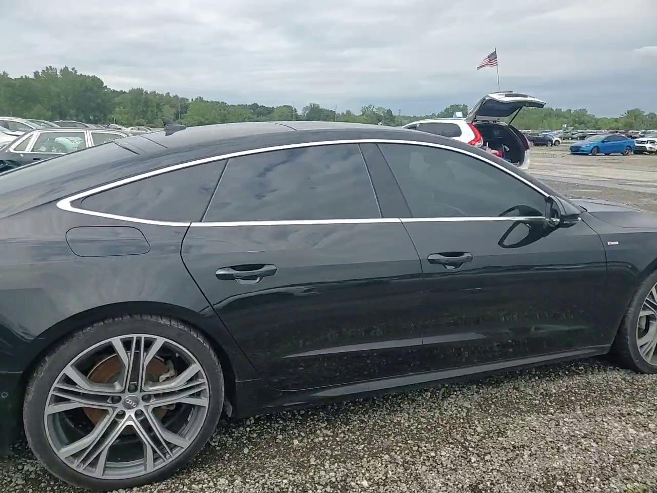 Фото: WAUV2AF29KN092033