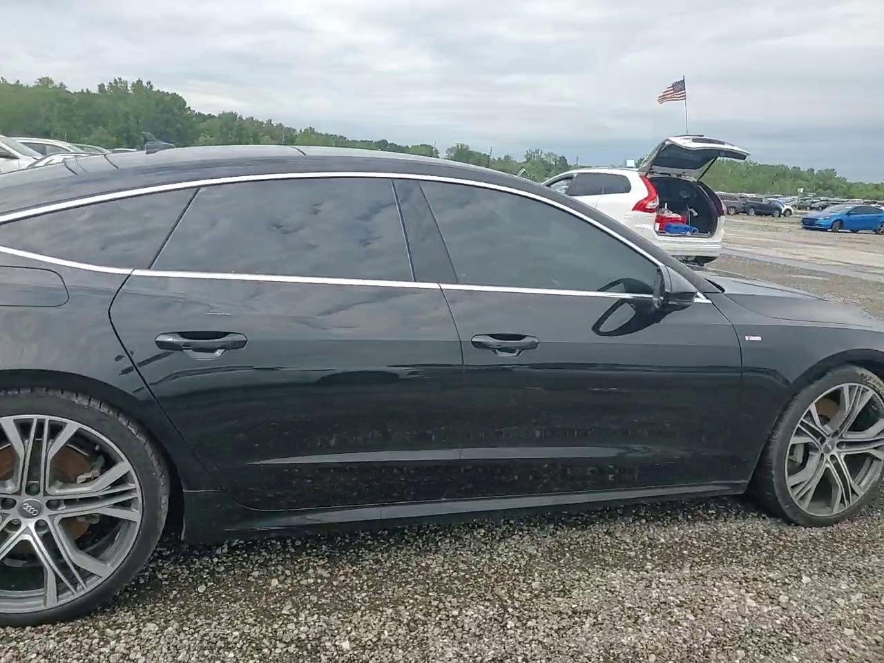 Фото: WAUV2AF29KN092033