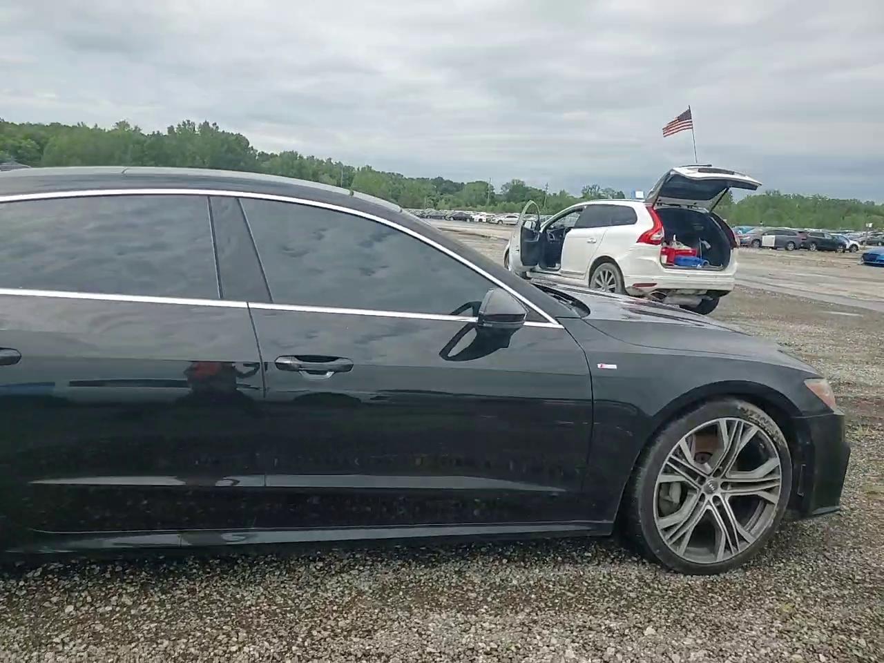 Фото: WAUV2AF29KN092033