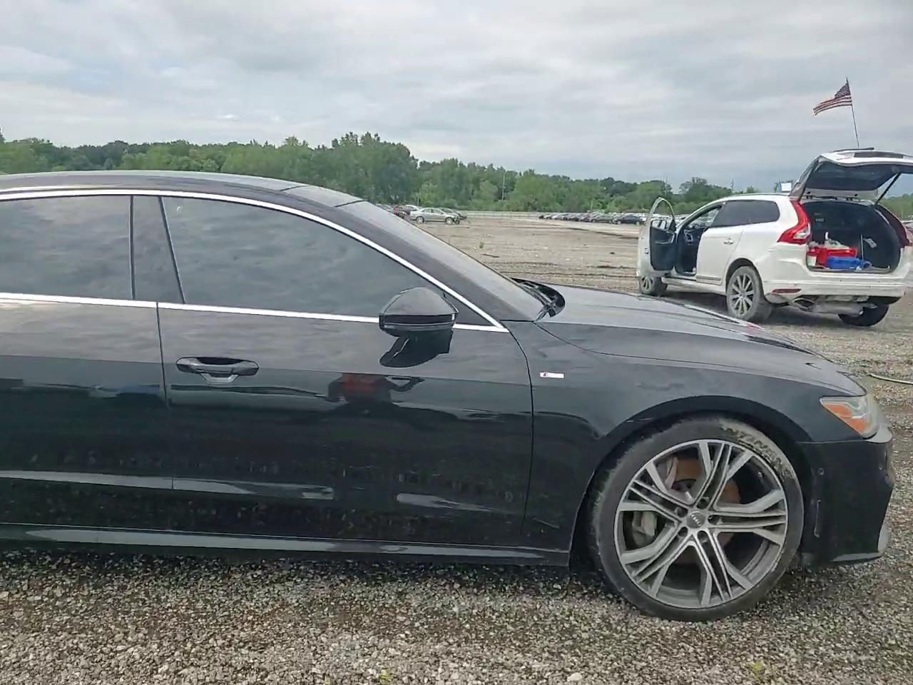 Фото: WAUV2AF29KN092033