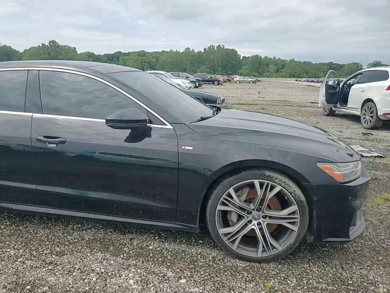 Фото: WAUV2AF29KN092033