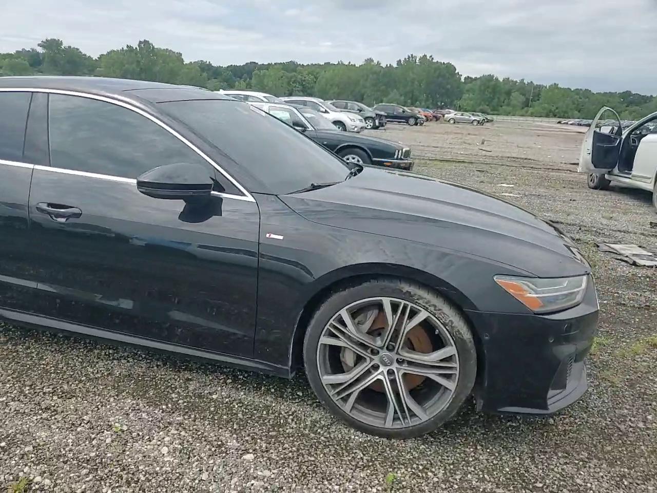 Фото: WAUV2AF29KN092033