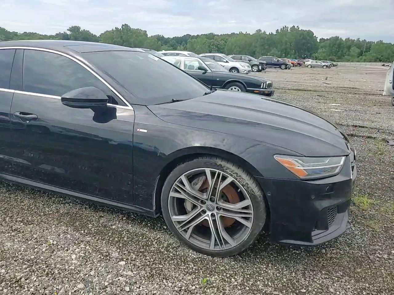 Фото: WAUV2AF29KN092033