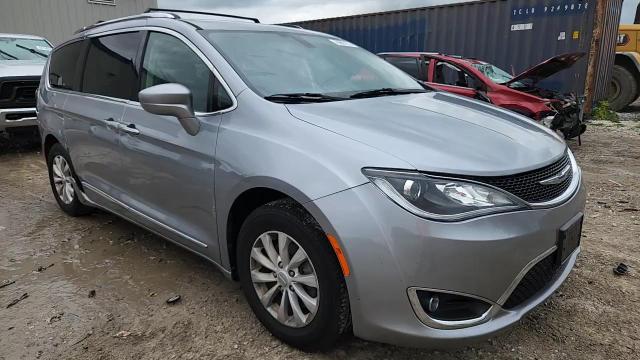2019 Chrysler Pacifica Touring L VIN: 2C4RC1BG9KR700669 Lot: 69603135