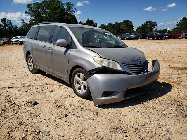 2015 Toyota Sienna Le VIN: 5TDKK3DC3FS565647 Lot: 70577895