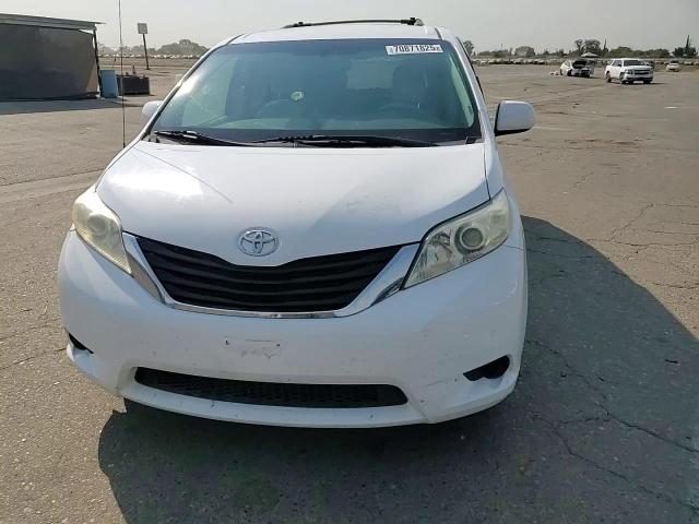 2011 Toyota Sienna Le VIN: 5TDKK3DC7BS083693 Lot: 70871825