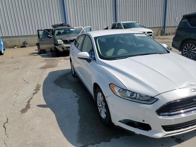 2015 Ford Fusion S VIN: 3FA6P0G70FR119836 Lot: 67228375