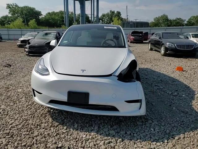 2024 Tesla Model Y VIN: 7SAYGDEFXRA332187 Lot: 68275295