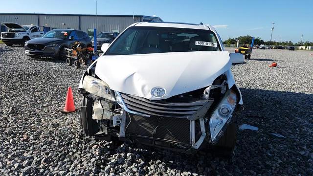 2013 Toyota Sienna Xle VIN: 5TDYK3DC8DS332113 Lot: 69010115