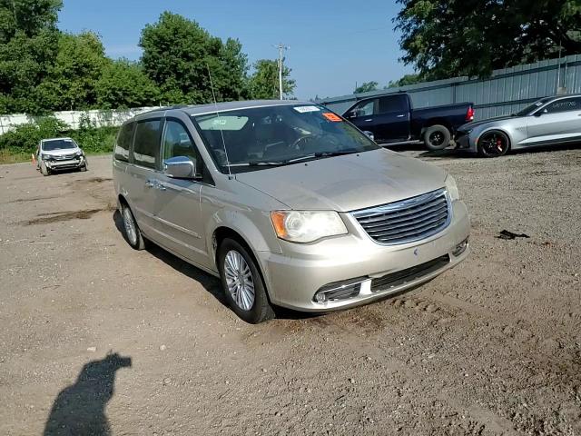 2014 Chrysler Town & Country Limited VIN: 2C4RC1GG8ER133822 Lot: 69028575