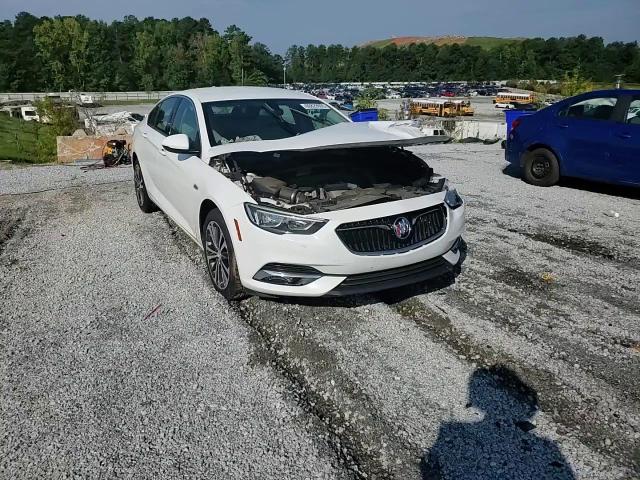 2018 Buick Regal Essence VIN: W04GP6SX8J1080810 Lot: 69829695