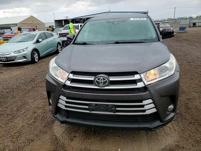 2017 Toyota Highlander Le VIN: 5TDBZRFH2HS419928 Lot: 70124815