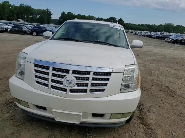 2008 Cadillac Escalade Esv VIN: 1GYFK66868R105440 Lot: 69651735