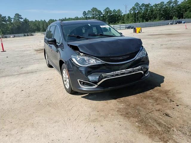 2020 Chrysler Pacifica Touring L VIN: 2C4RC1BG2LR112856 Lot: 68702405