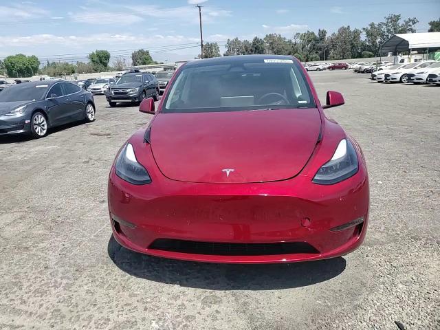 2024 Tesla Model Y VIN: 7SAYGAEE8RF074826 Lot: 69955265
