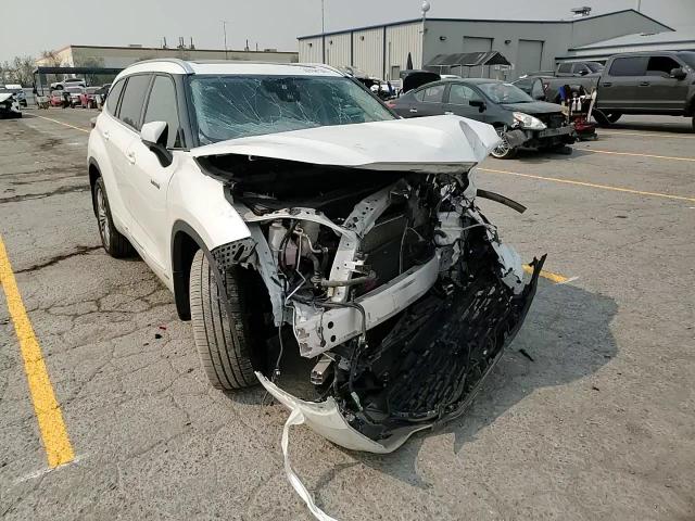 2021 Toyota Highlander Hybrid Platinum VIN: 5TDEBRCH2MS017827 Lot: 67621255