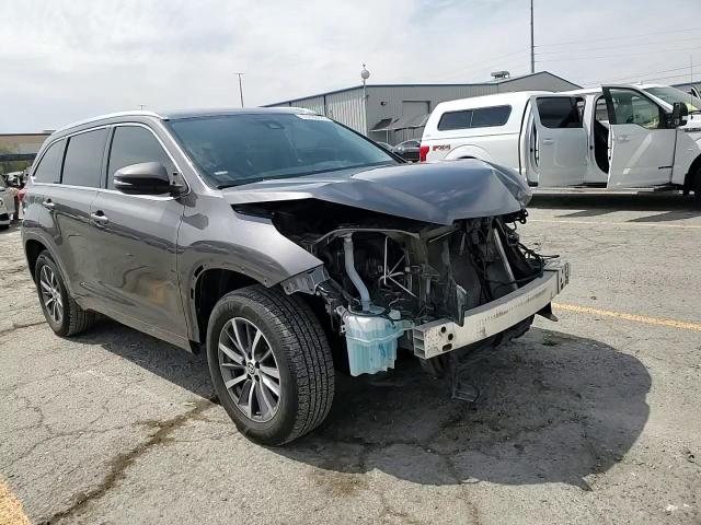 2018 Toyota Highlander Se VIN: 5TDKZRFH6JS539818 Lot: 70780375